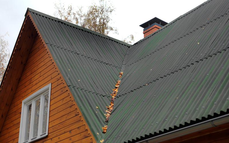 Как покрыть крышу ондулином?